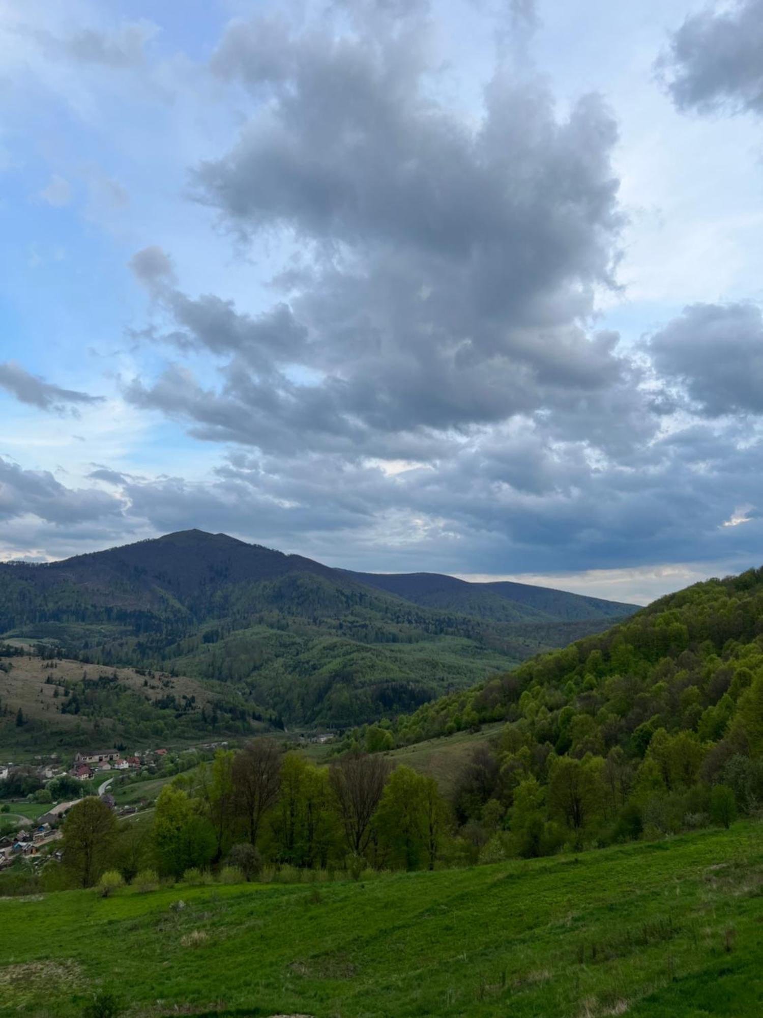 Готельно-Ресторанний Комплекс Кичера Воловец Экстерьер фото