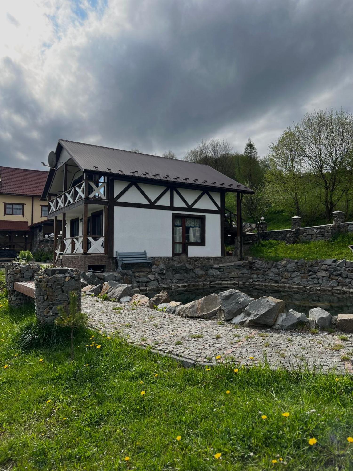 Готельно-Ресторанний Комплекс Кичера Воловец Экстерьер фото
